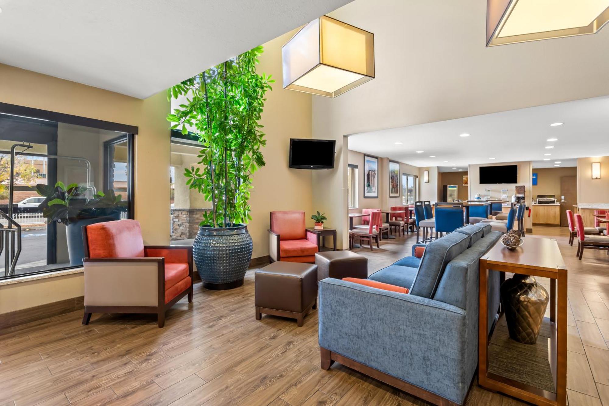 Comfort Inn & Suites Albuquerque Downtown Exterior foto